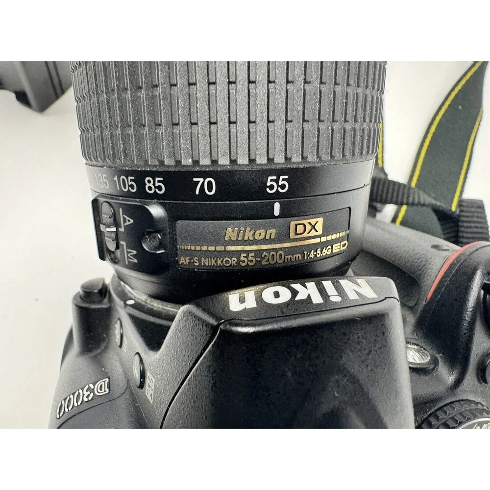 Nikon D3000 10.2MP Digital SLR Camera -Black-w/AF-S DX Nikkor 55-200mm 4-5.6G VR